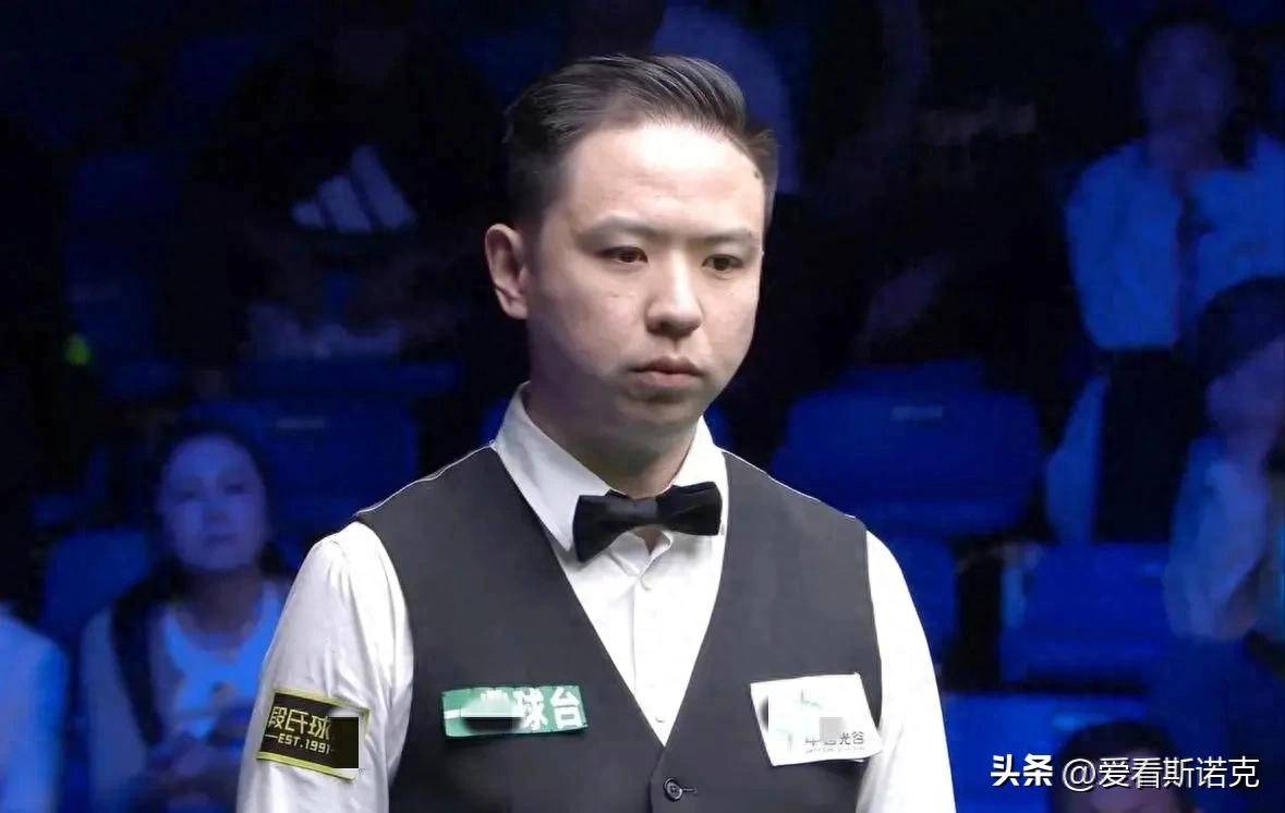 网球比赛中 网球比赛中